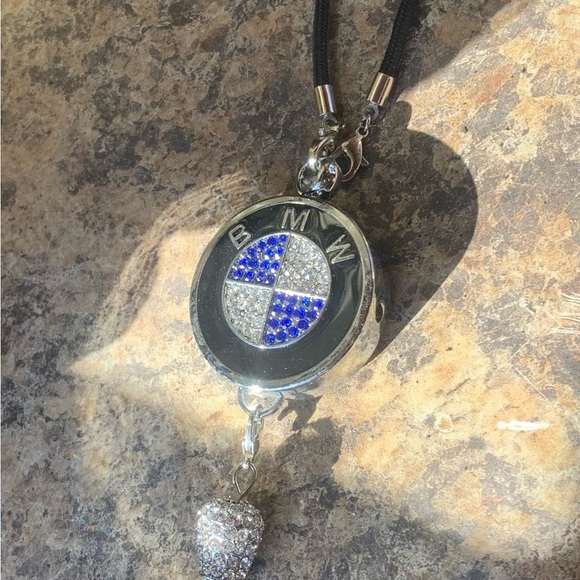 BMW Pendant Women KeyChain - Picture 4 of 4